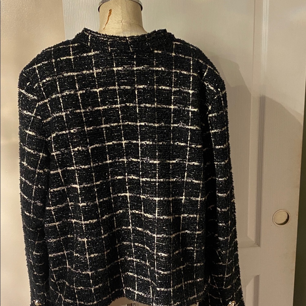 Elegant Black Tweed blazer with pearls Accents - Picture 4 of 13